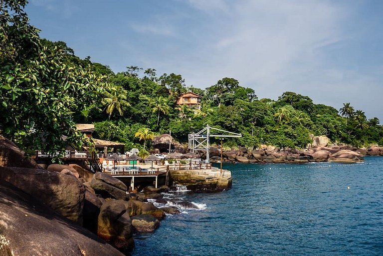 Um paraíso em condomínio à beira-mar na Ponta da Sela – Sul