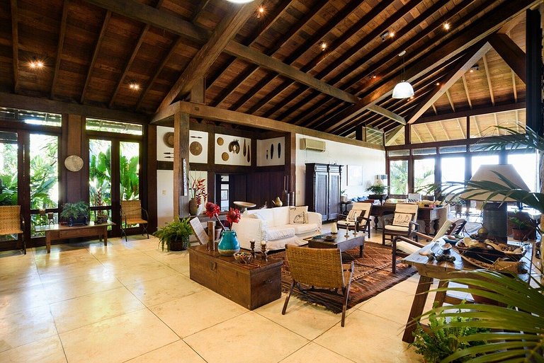 Propriedade à beira-mar com Píer Privativo e Vista Deslumbra
