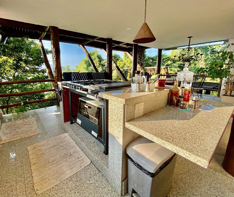 Vista deslumbrante, piscina e espaço gourmet