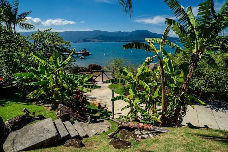 Casa Exclusiva Pé-na-Areia ao Sul de Ilhabela – Projeto Iraê