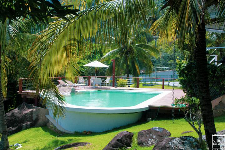 Praia privativa, piscina aquecida e muito conforto