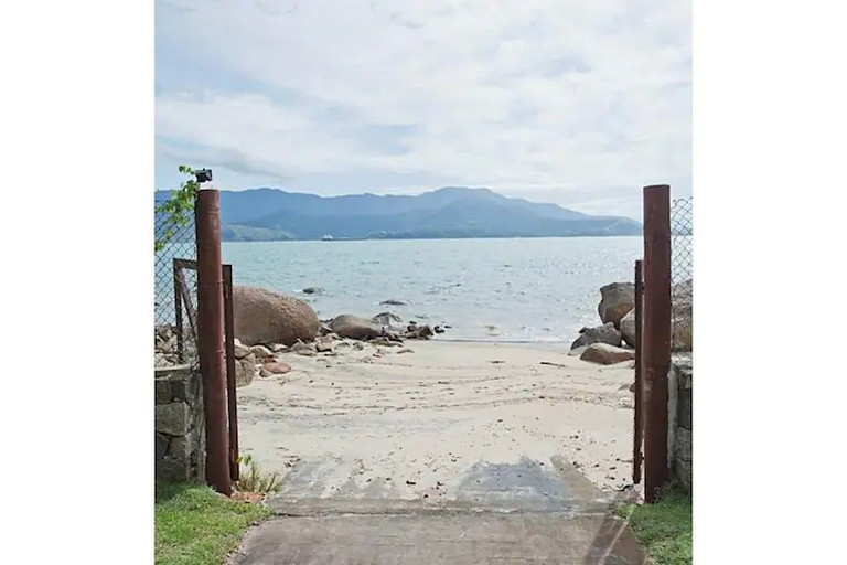 Casa Exclusiva Pé-na-Areia ao Sul de Ilhabela – Projeto Iraê