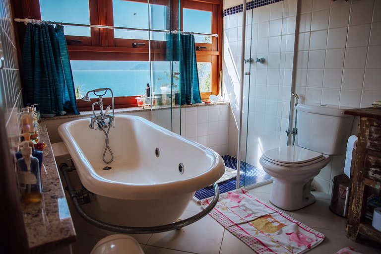 Piscina aquecida, jacuzzi e vista incrível!