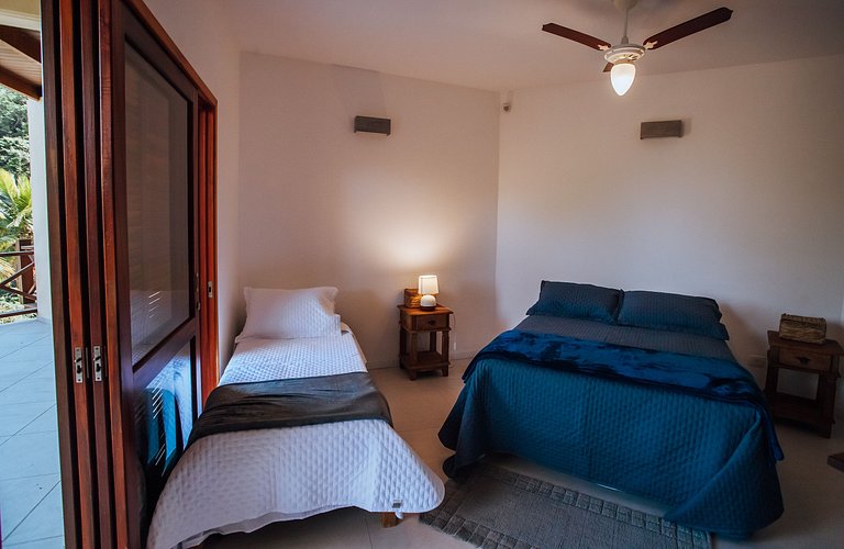 Casa charmosa, com vista para o mar e piscina