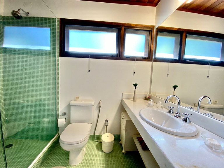 Costeira acesso ao mar, piscina e vista magnífica