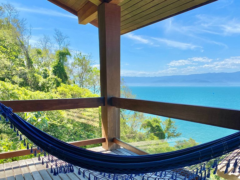 Costeira acesso ao mar, piscina e vista magnífica