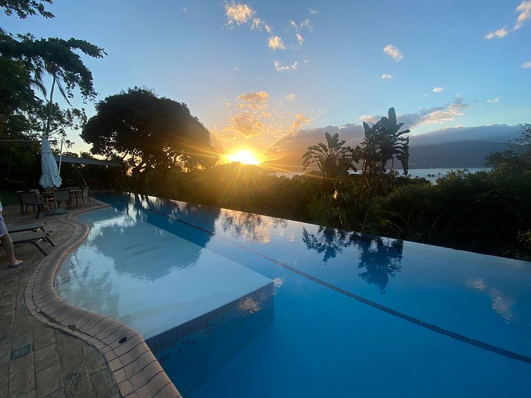 Vila Histórica - Piscina com raia e bela vista