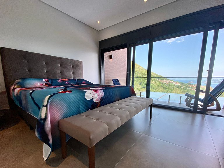 Casa luxuosa, piscina aquecida e borda infinita