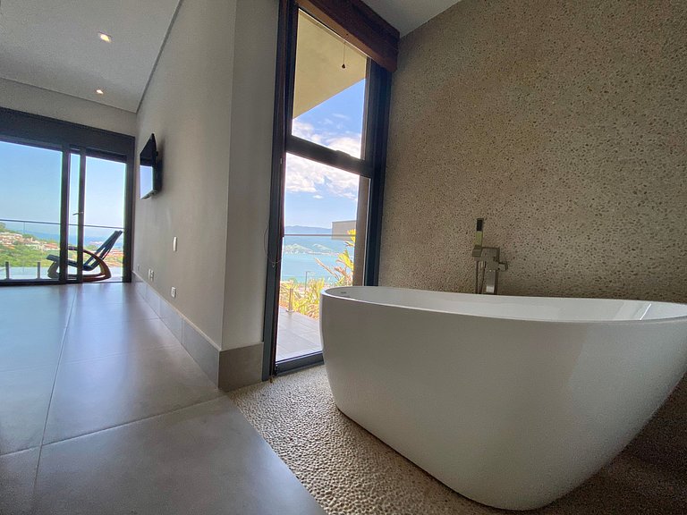 Casa luxuosa, piscina aquecida e borda infinita