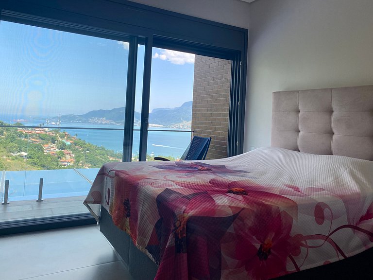 Casa luxuosa, piscina aquecida e borda infinita