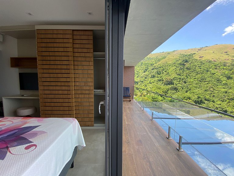 Casa luxuosa, piscina aquecida e borda infinita