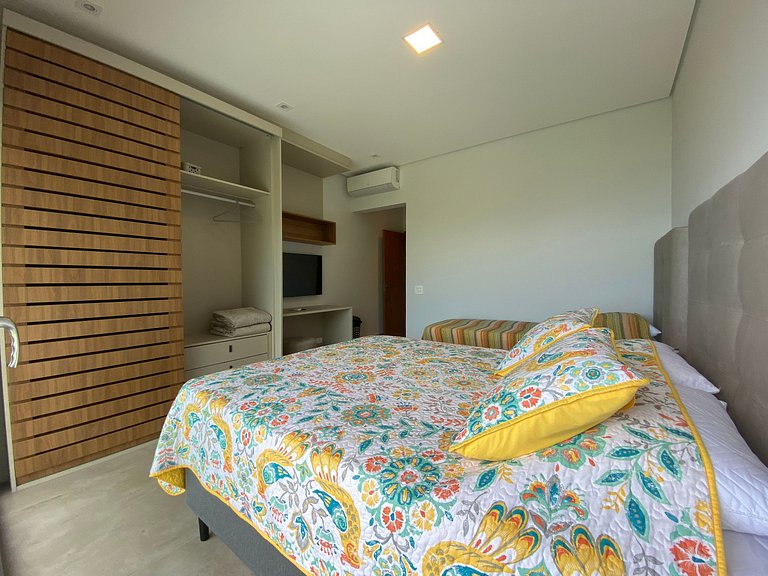 Casa luxuosa, piscina aquecida e borda infinita