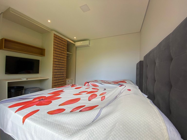 Casa luxuosa, piscina aquecida e borda infinita