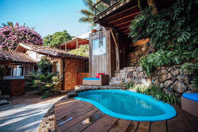 Linda casa, próxima á praia da Armação