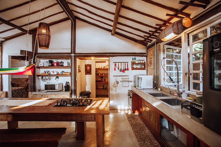 Linda casa, próxima á praia da Armação