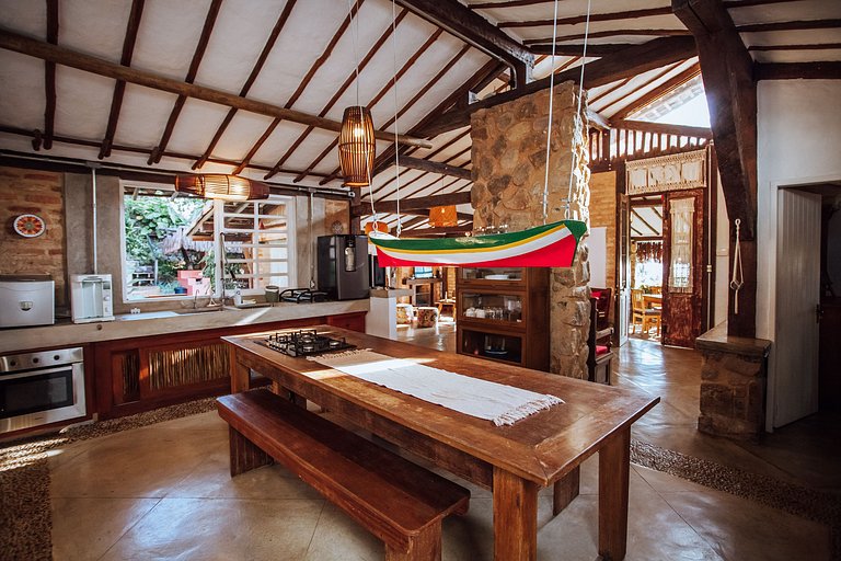 Linda casa, próxima á praia da Armação