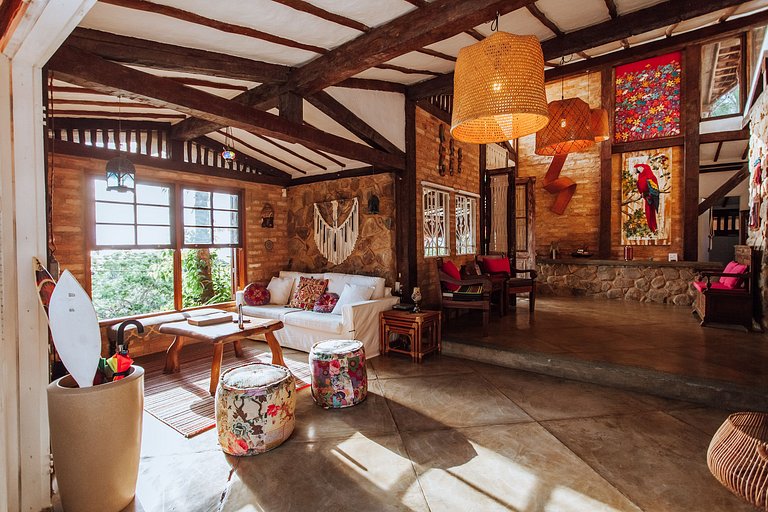 Linda casa, próxima á praia da Armação