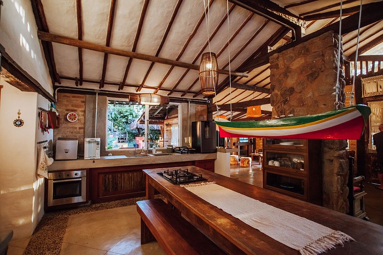 Linda casa, próxima á praia da Armação