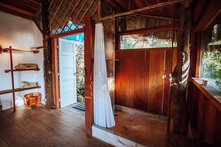 Linda casa, próxima á praia da Armação