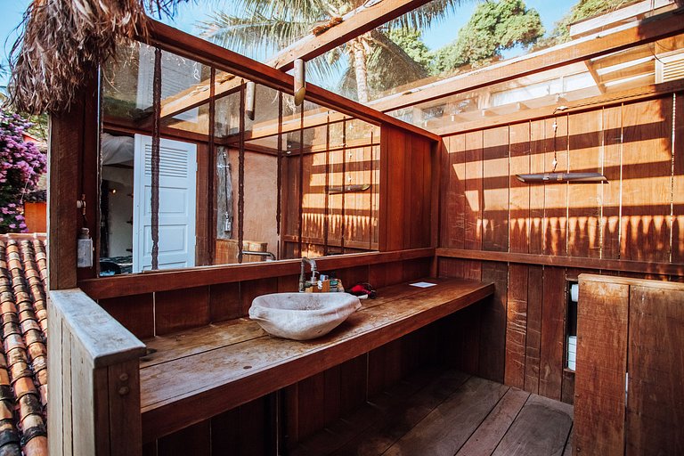 Linda casa, próxima á praia da Armação