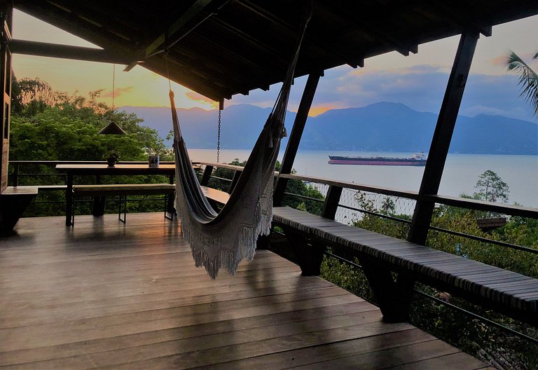 Casa aconchegante, vista espetacular para o mar