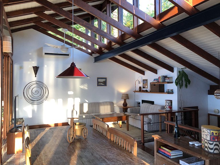 Casa aconchegante, vista espetacular para o mar
