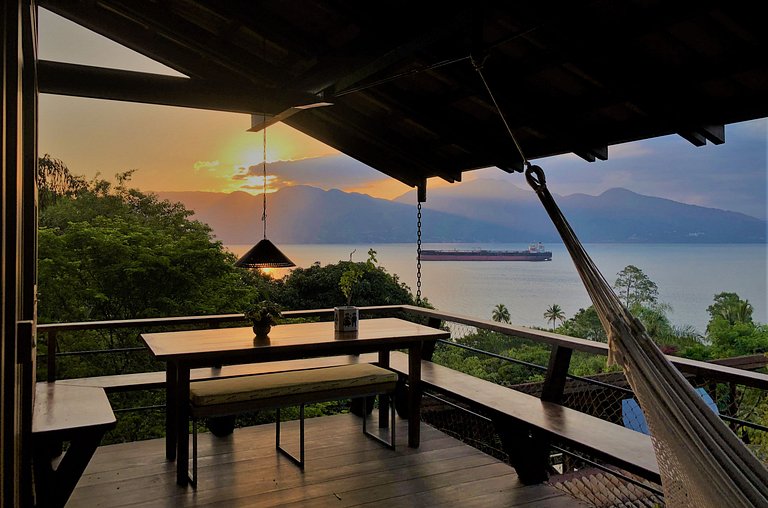 Casa aconchegante, vista espetacular para o mar