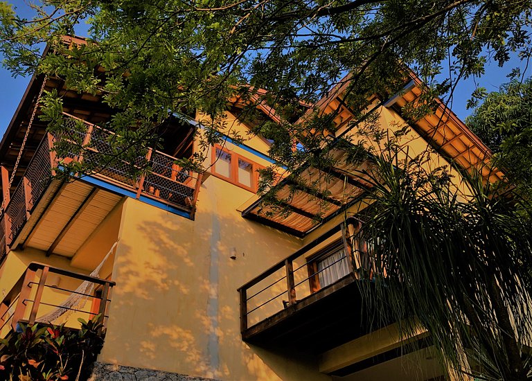 Casa aconchegante, vista espetacular para o mar