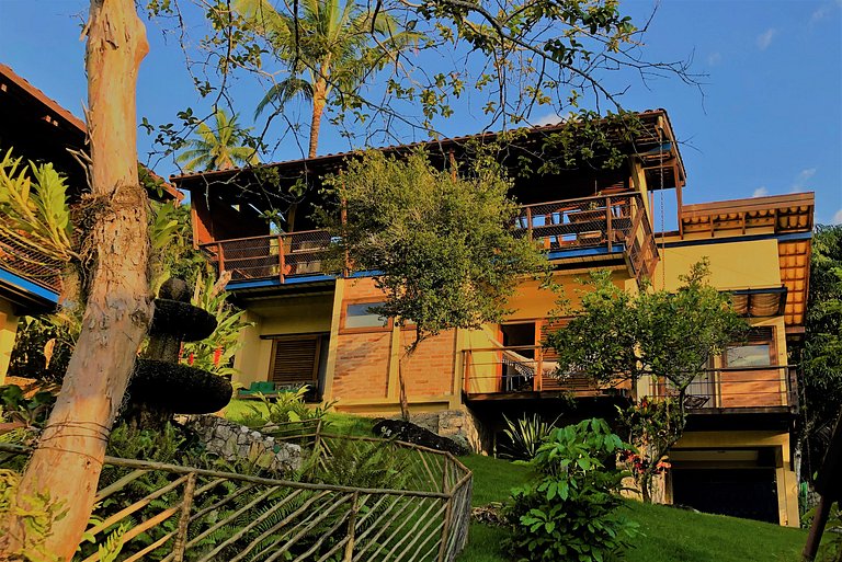 Casa aconchegante, vista espetacular para o mar