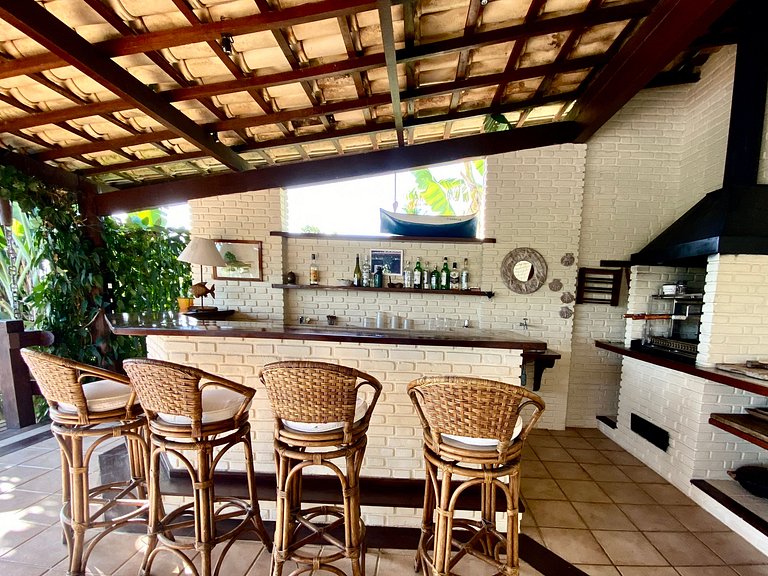 Excelente localização, piscina e vista para o mar