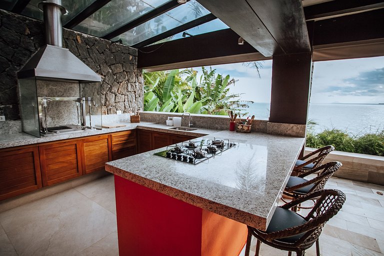 Costeira espetacular com piscina de borda infinita