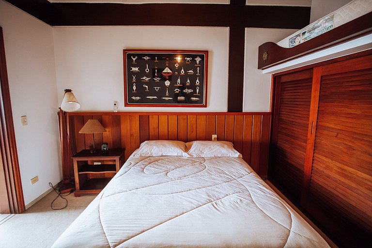 Costeira espetacular com piscina de borda infinita