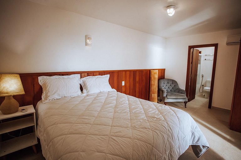 Costeira espetacular com piscina de borda infinita