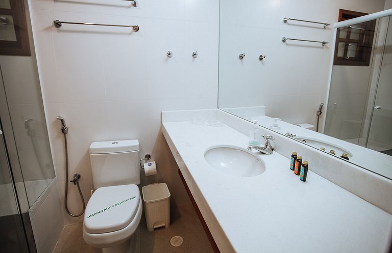 Costeira espetacular com piscina de borda infinita