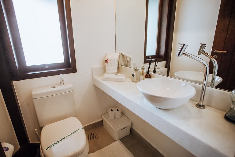 Costeira espetacular com piscina de borda infinita