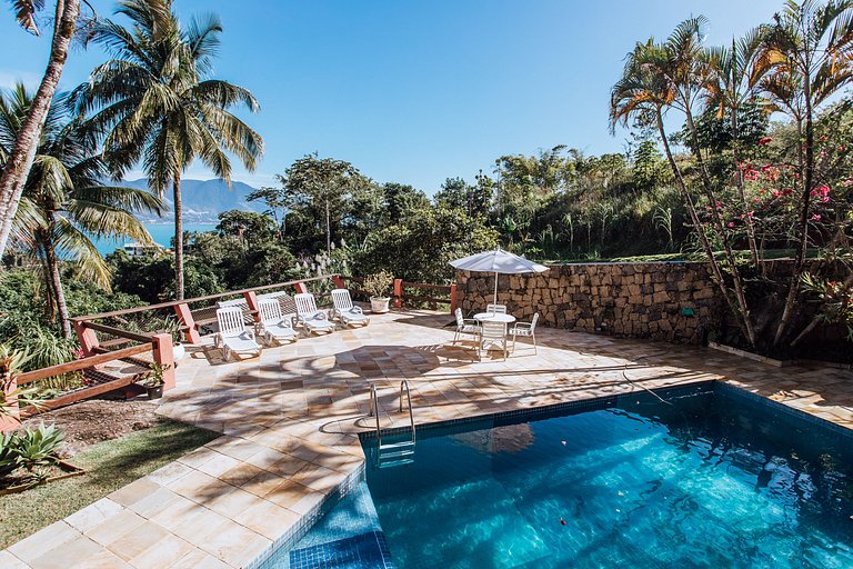 Casa no Engenho, com piscina e vista incrível