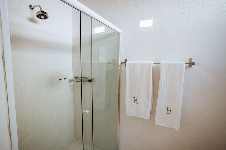 Magnífica costeira, vista incrível, píer e jacuzzi