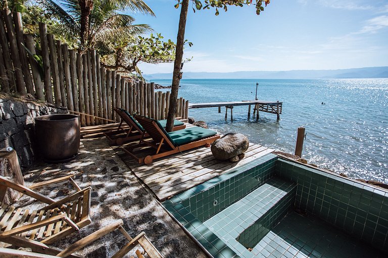 Magnífica costeira, vista incrível, píer e jacuzzi