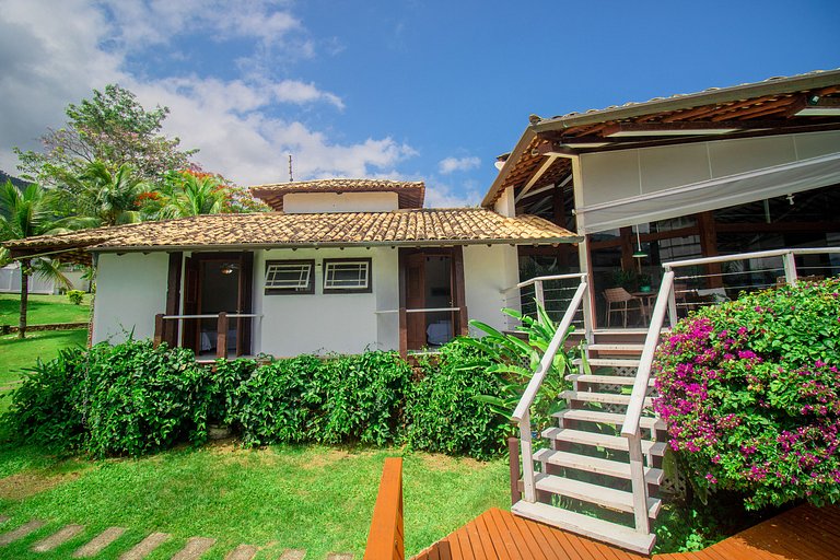 Casa Exclusiva Pé-na-Areia ao Sul de Ilhabela – Projeto Iraê
