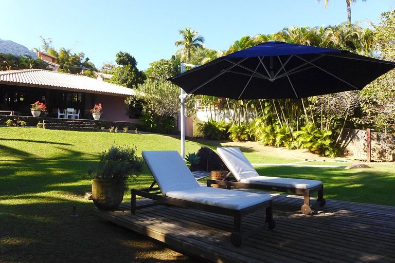 Piscina, píer e conexão com a natureza