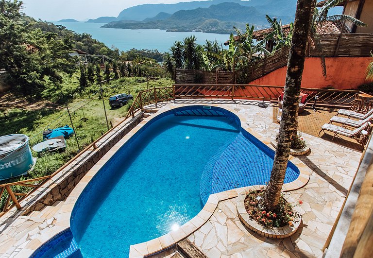 Vista mar, piscina e espaço gourmet