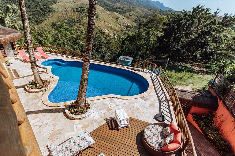 Vista mar, piscina e espaço gourmet