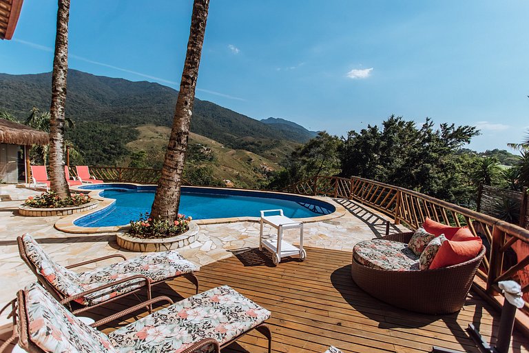 Vista mar, piscina e espaço gourmet