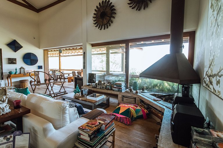 Casa com vista espetacular, piscina e heliponto