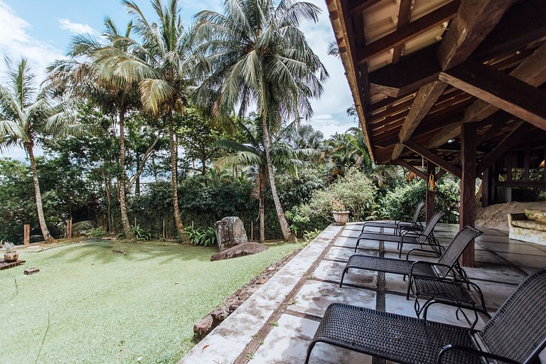 Piscina, píer e conexão com a natureza