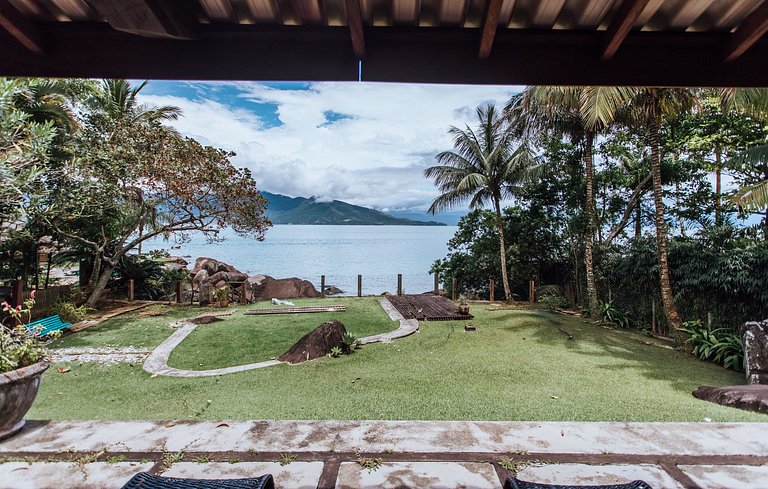 Piscina, píer e conexão com a natureza