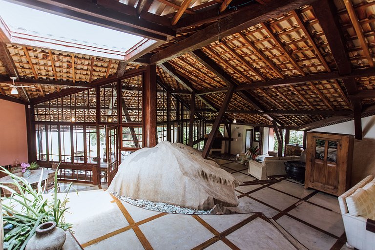 Piscina, píer e conexão com a natureza