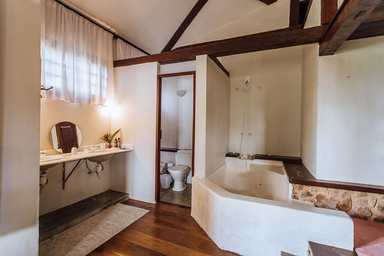 Piscina, píer e conexão com a natureza