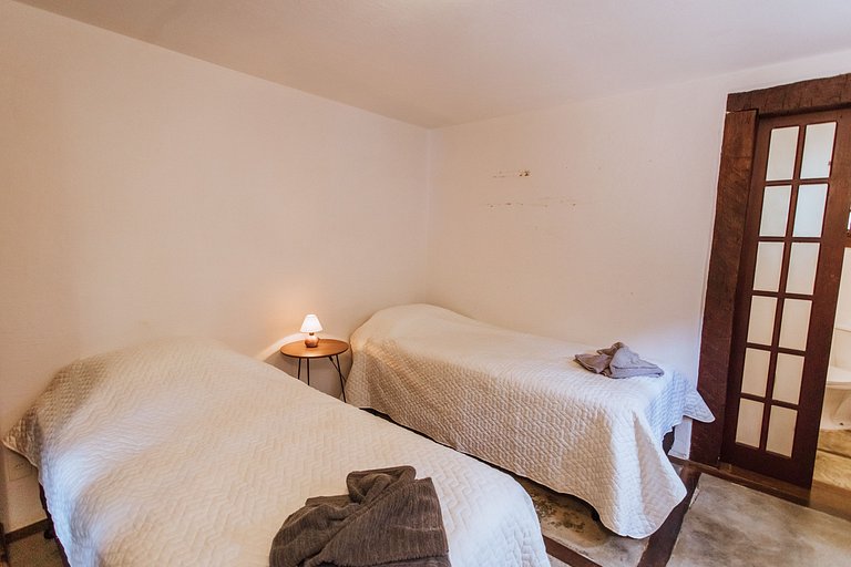 Piscina, píer e conexão com a natureza