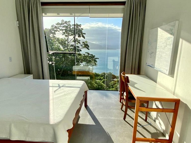 Próxima à Praia da Armação e Vila Salga